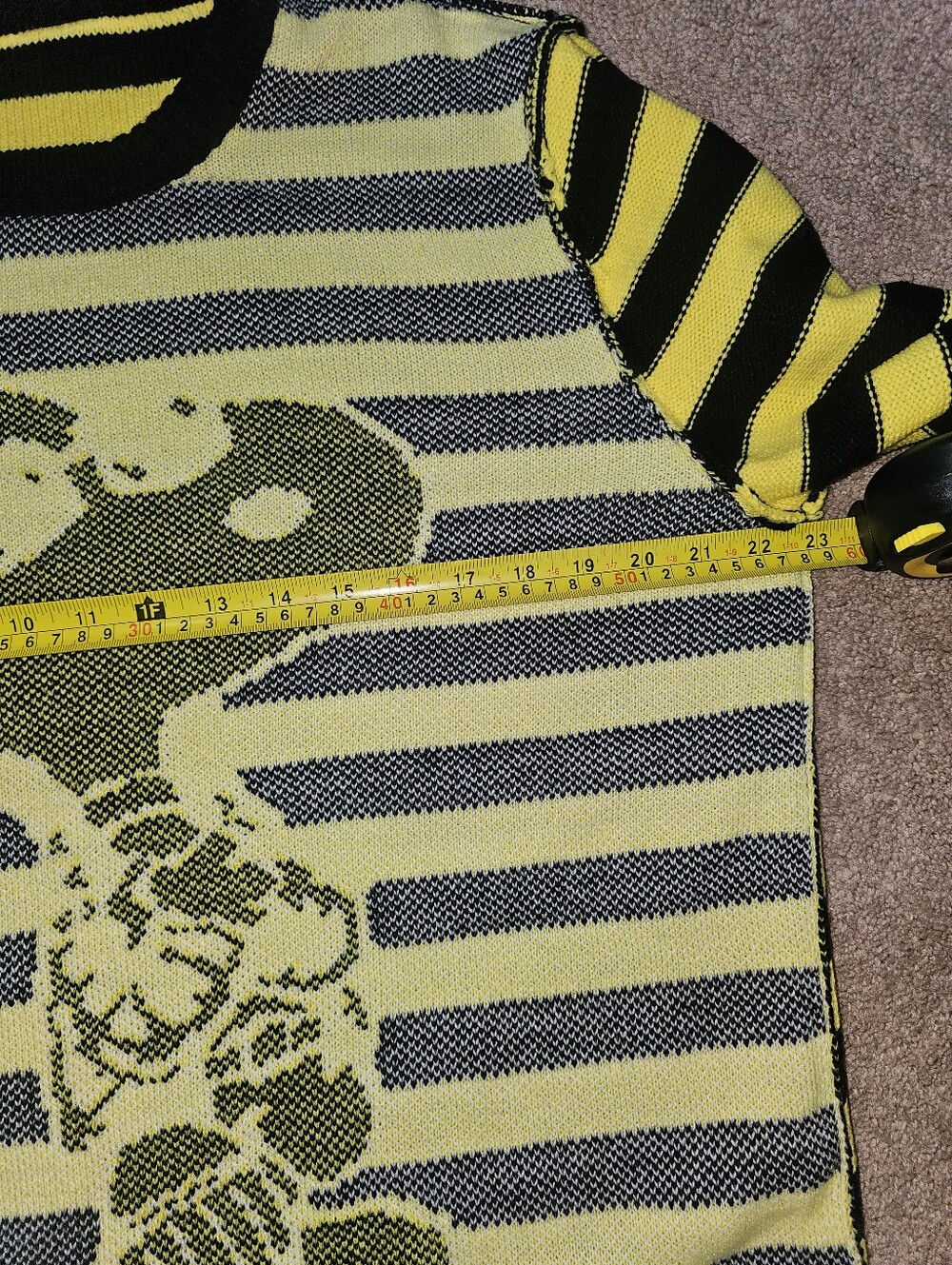 NWOT 2018 Peanuts Snoopy Sweater Black Yellow Striped Long Sleeve Crew Neck RARE - Picture 8 of 10